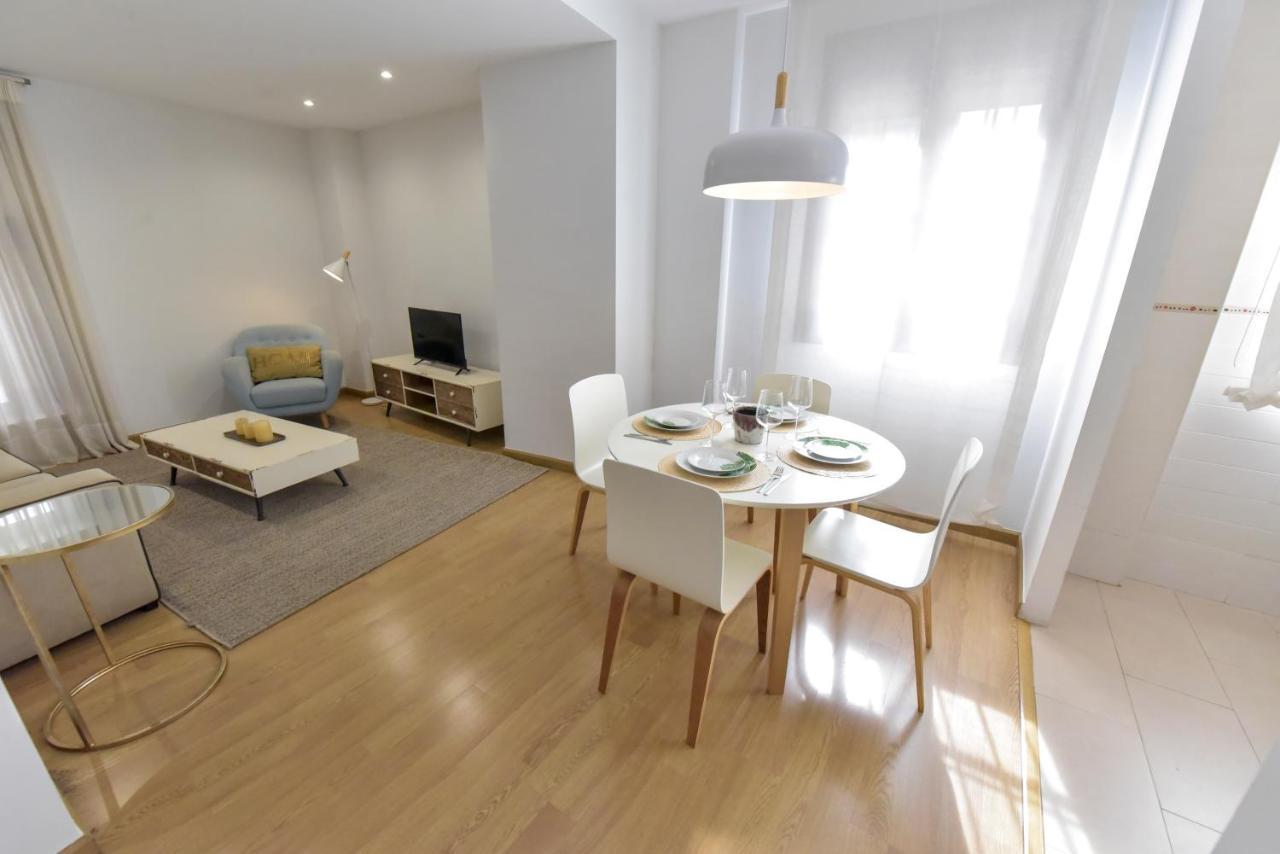 New! Retro Apartment In Central Neighbourhood Seville Exterior photo