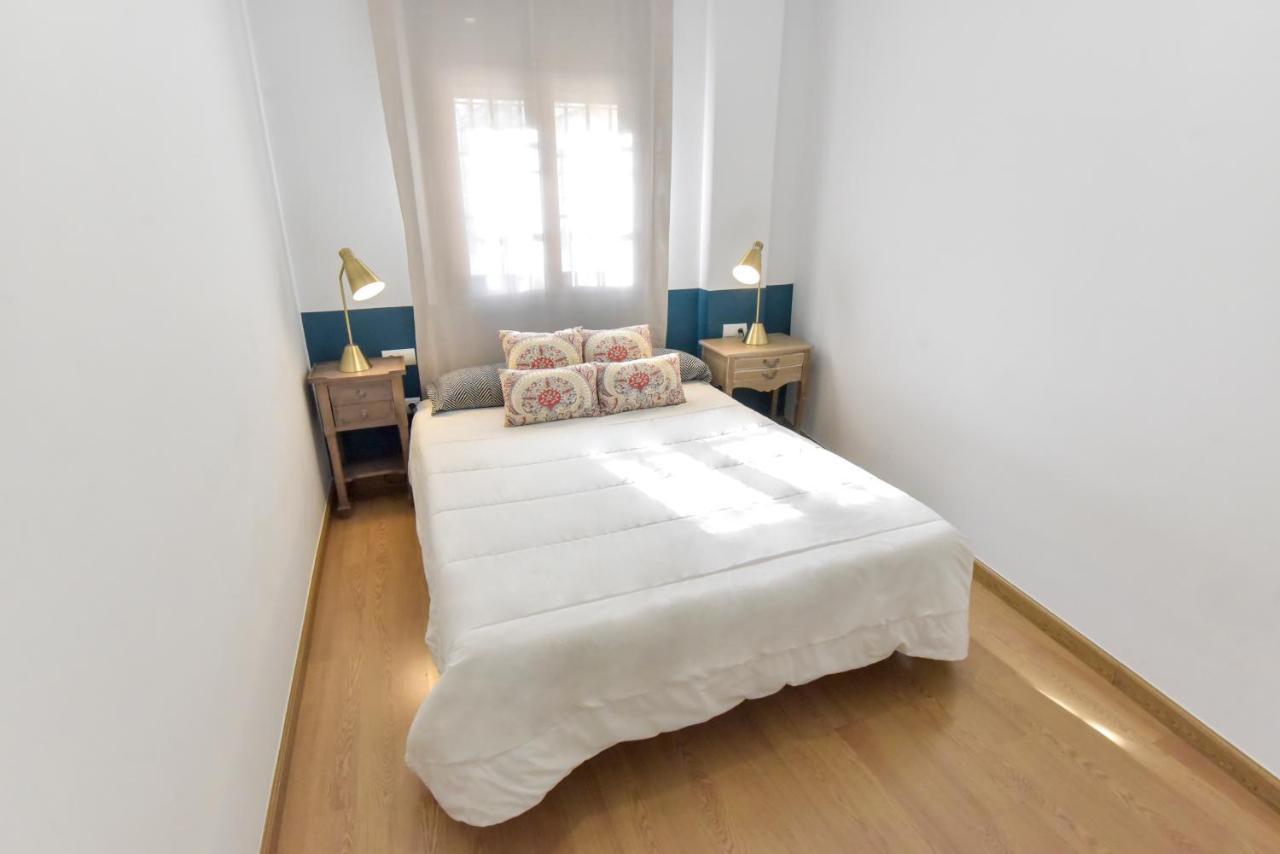 New! Retro Apartment In Central Neighbourhood Seville Exterior photo